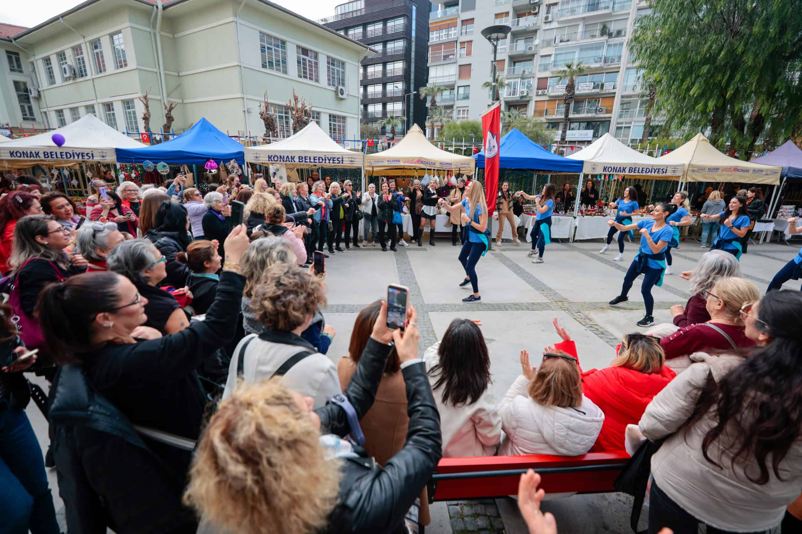 Konak’ta Kadın Emeği Kermesi ve 8 Mart Kutlamaları Coşkuyla Gerçekleşti