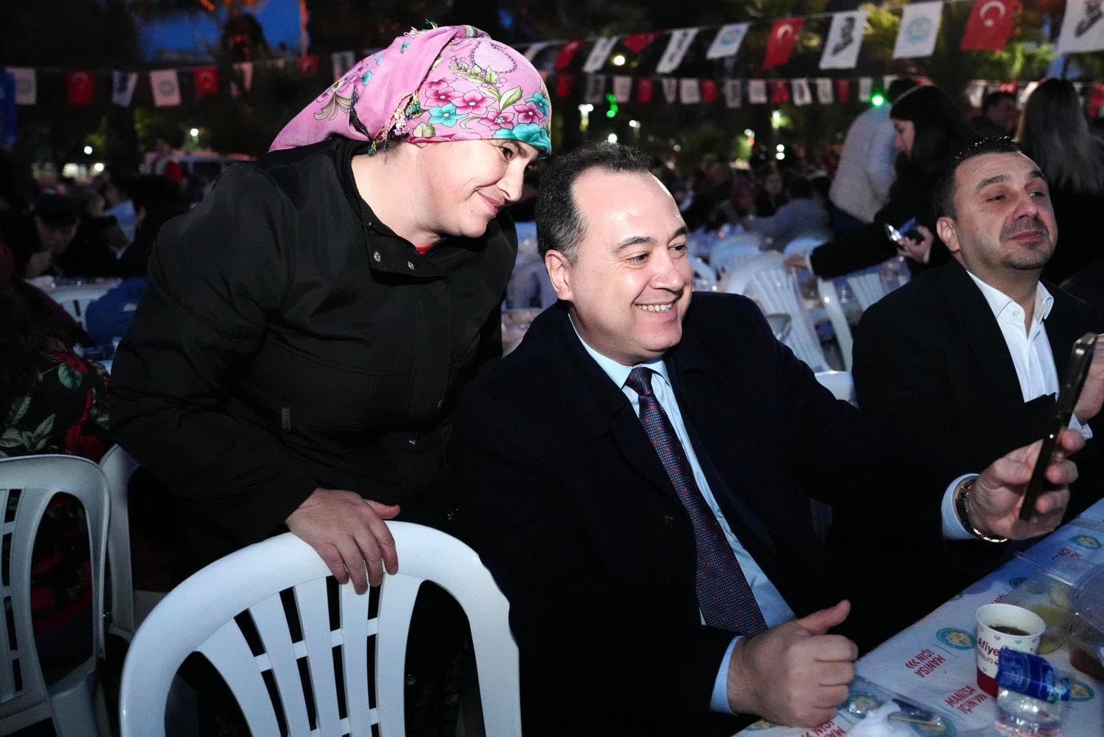 Manisa Büyükşehir Belediyesi Turgutlu’da Geniş Katılımlı İftar Sofrası Kurdu