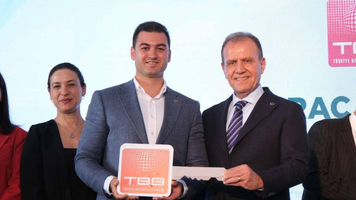 Bodrum Belediyesi’ne Türkiye Belediyeler Birliği’nden Temizlik Aracı Desteği