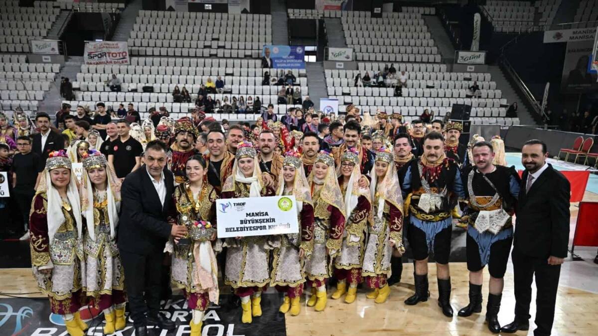 Manisa Büyükşehir Belediyespor, Halk Oyunları Yarışmasında Üç Dalda İl Birincisi Oldu