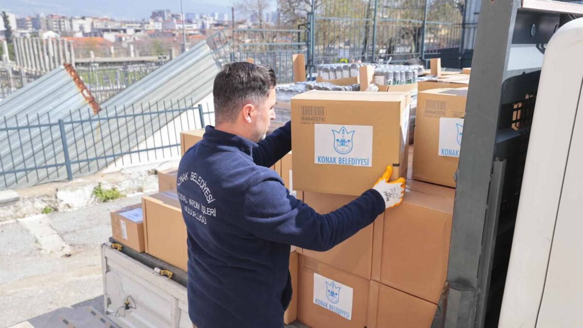 Konak Belediyesi'nden Okullara Yönelik Hijyen Malzemesi Desteği Sürüyor