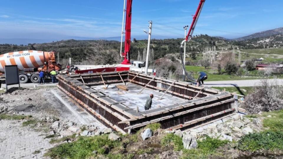 Manisa Büyükşehir Belediyesi Çaltıcak'ta Modern Sulama Havuzu Hizmete Aldı