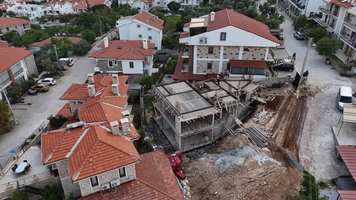 Muğla’da Temizlik Seferberliği Kayacık Sahili’nde Geniş Katılımla Devam Ediyor